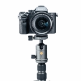 <p>De Vanguard VEO 2 GO 235AB is een compacte en lichtgewicht uit 5 pootsecties opgebouwde aluminium reis-statief kit. Met een compact balhoofd welke is geoptimaliseerd voor camera’s tot 4 kg. Het statief biedt grote veelzijdigheid: van opnamen op laag niveau tot en met 141 cm. Ontworpen voor instapmodel spiegelreflexcamera’s, spiegelloze camera’s en bridge en smartphone camera’s. Dit soepele statief werkt goed in zowel portret- als landschapsmodi. De ARCA-compatibele kogelkop T-50 is eenvoudig te gebruiken en de grote knop om te  vergrendelen / ontgrendelen zorgt voor een snelle en efficiënte installatie.  De QS-64 kan snel en efficiënt worden gemonteerd zodat u klaar bent om uw statief in een oogwenk te gebruiken. Bevestig een cameratas of extra gewicht aan de intrekbare haak aan de onderkant van de middelste kolom voor nog meer stabiliteit. Schoonmaken is ook een fluitje van een cent! Zo zijn de pootklemmen eenvoudig te verwijderen en te reinigen. <em>VEO 2 GO goes everywhere!</em></p>
<p> </p>
<ul>
<li>Poten (5 secties) kunnen worden opgevouwen voor zeer compacte transport</li>
<li>Rubberen twist-twist-beenvergrendelingen. Eenvoudig te reinigen.</li>
<li>Stabiele kogelkop T-50 met grote ergonomische knoppen, afzonderlijke panvergrendeling geoptimaliseerd voor ondersteuning voor werkbelastingen tot 4 kg.</li>
<li>Arca-compatibele QR-plaat. QS-64</li>
<li>Veilig head lock-systeem en topplaat op de middenkolom</li>
<li>Alle onderdelen zijn bewerkt met aluminiumlegering</li>
<li>Telescopische middenkolom</li>
<li>Toegevoegde intrekbare haak voor extra stabiliteit</li>
<li>Fotografeer vanaf een laag niveau door de kolom om te keren of de meegeleverde LAA (lage hoekadapter) te gebruiken</li>
<li>Onafhankelijke positionering van de poten onder 3 verschillende hoeken (21 °, 50 °, 80 °) voor een betere aanpassing aan oneven terrein en voor creatieve foto’s</li>
<li>Non-slip TPU-grip voor alle weersomstandigheden, op 1 poot</li>
<li>Ronde rubberen voetjes kunnen eenvoudig worden omgezet in de meegeleverde set korte spikes</li>
</ul>